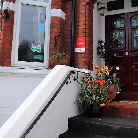 Greylands Guest House Llandrindod Wells Buitenkant foto